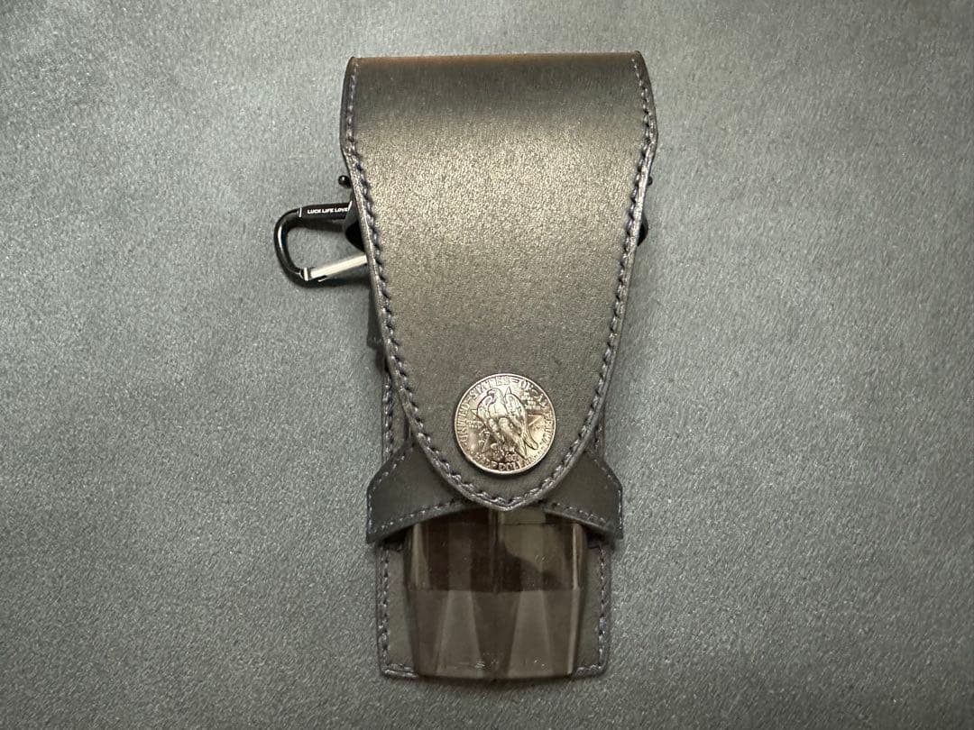 ダーツケースカバー（黒、ステッチ:紺）