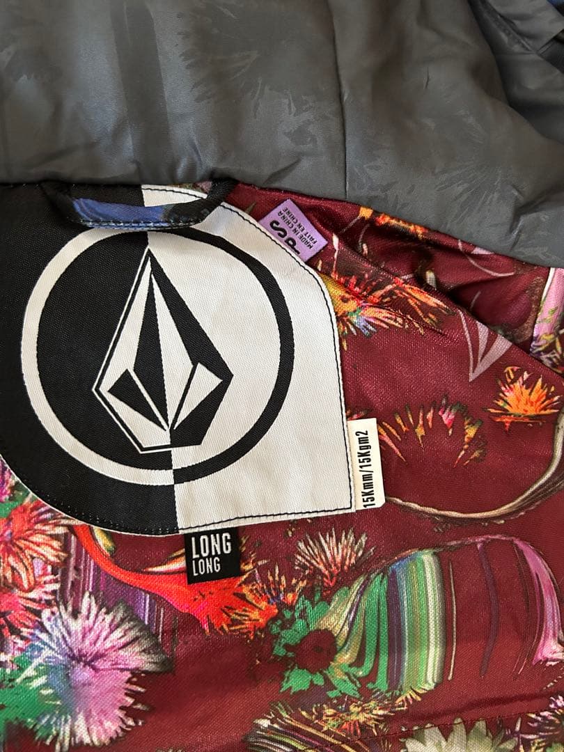 新品❤️レディース上下　ボルコムデニム花柄スノボJKT、バートン　ロキシー　可愛い