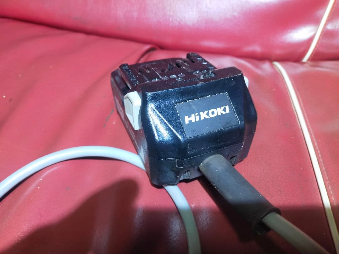 HIKOKIマルチボルト用マキタ18vバッテリーx2アダプター　ケーブル式