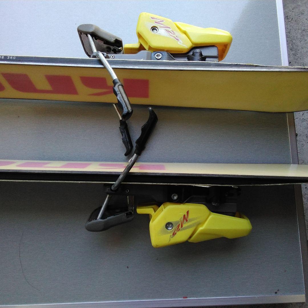 クナイスル カーボ kneissl curvo