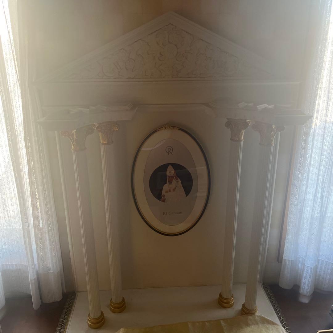 幸福の科学　御本尊　大川隆法　エル・カンターレ写真付き