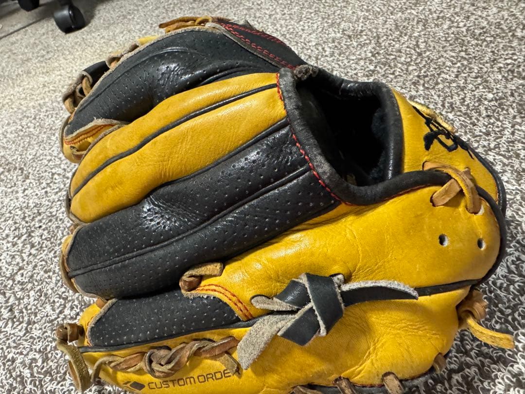 【最終値下】巨人　脇谷亮太実使用グローブ　 内野手用　硬式グローブ