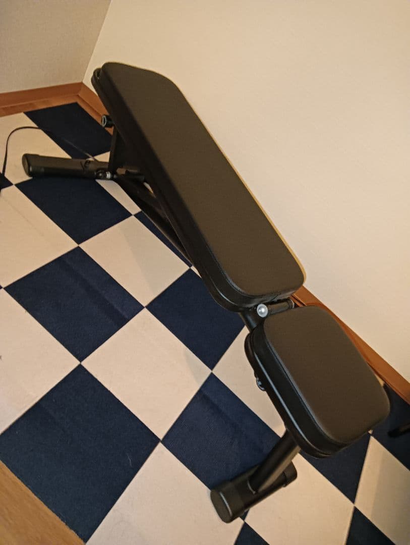 折りたたみ式トレーニングベンチ