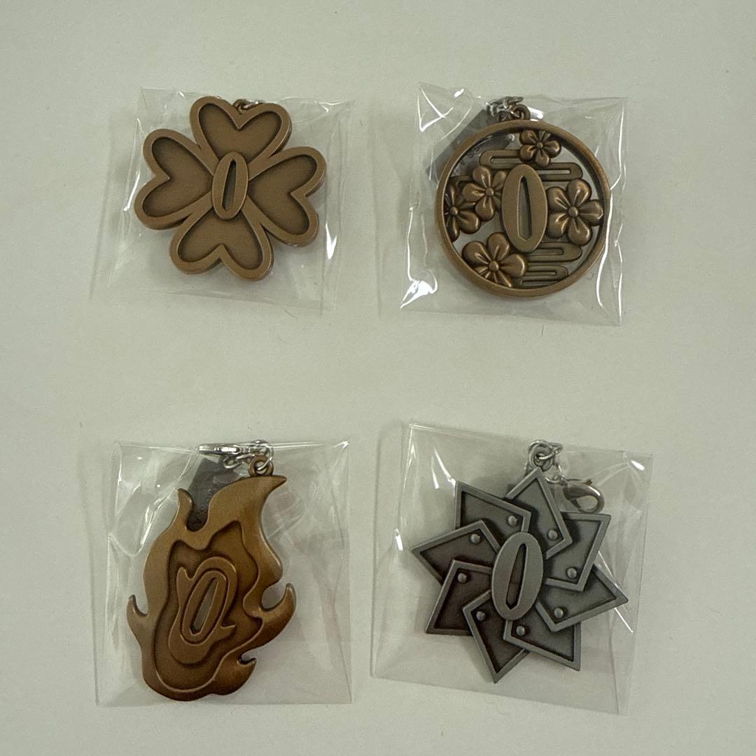 鬼滅の刃 鐔チャーム 四種 煉獄杏寿郎 甘露寺蜜璃 栗花落カナヲ 不死川実弥