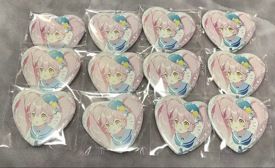 本日限定セール、即日発送❗️コンパス リリカ ハート缶バッジ