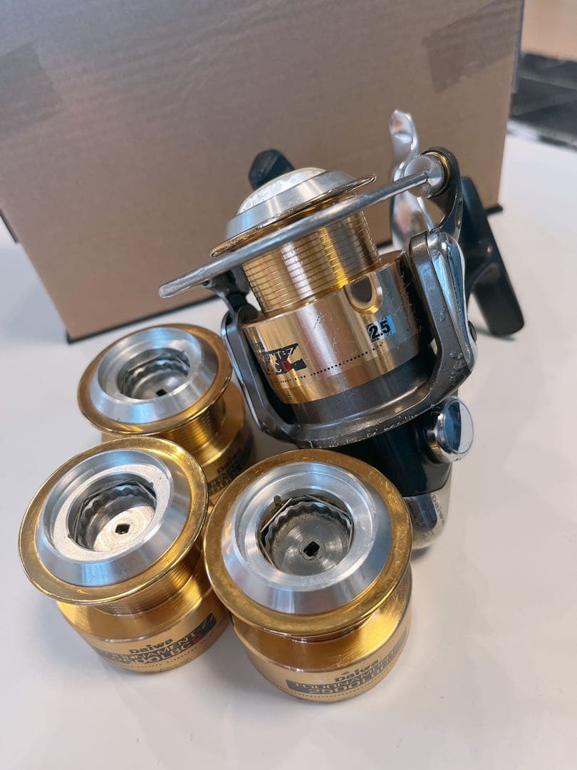 ダイワ トーナメントZ 2500LBCD