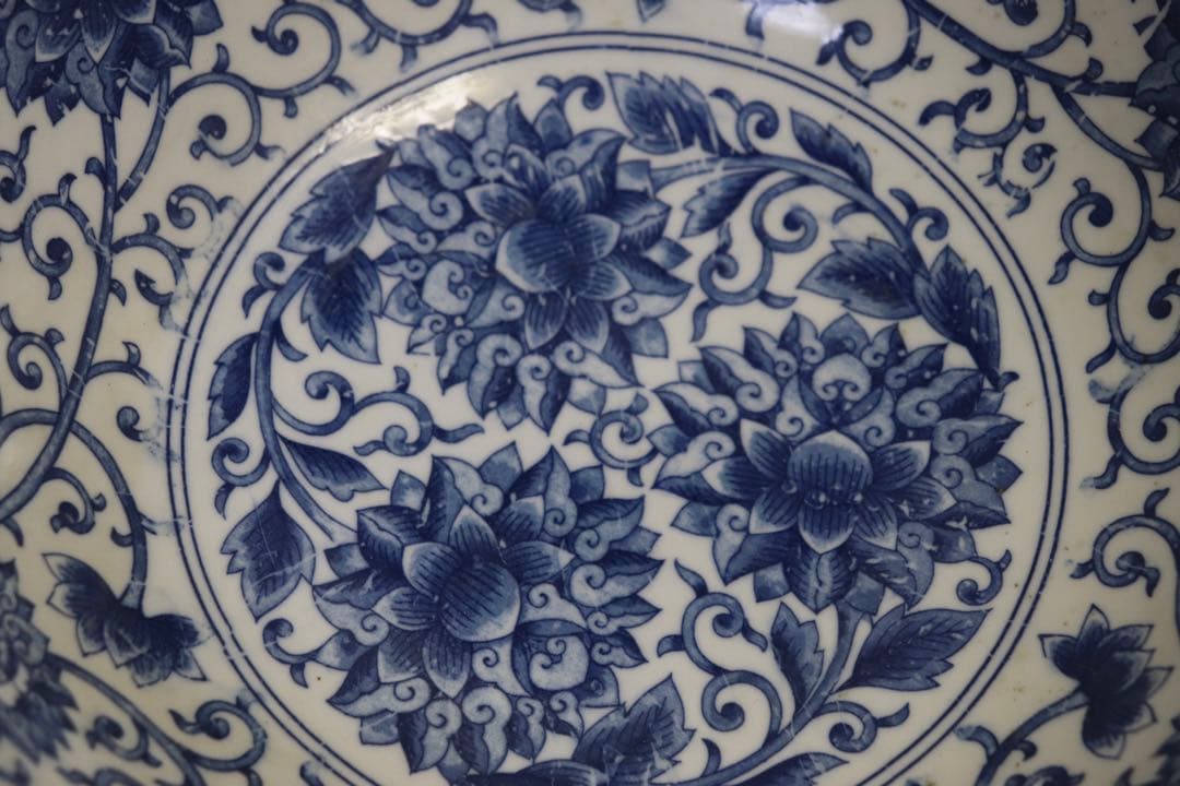 中国　染付蓮紋お碗　大明嘉靖年製銘　送料込み0607