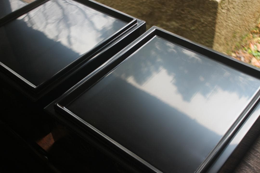 新品並！端正な内朱黒漆に極上四君子丸沈金の映える台付二段重（検輪島塗蒔重箱お重