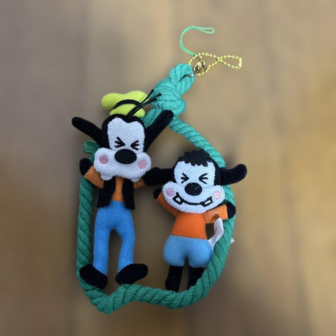 【希少】プラッシュキーチェーン　グーフィー＆マックス　ディズニーストア