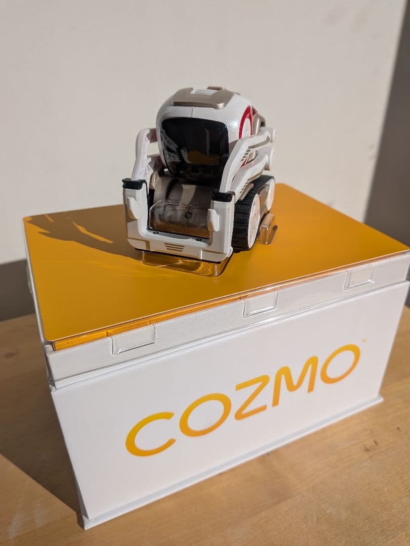 cozmo takara Tomy タカラトミーのロボット　　スマホやタブレット
