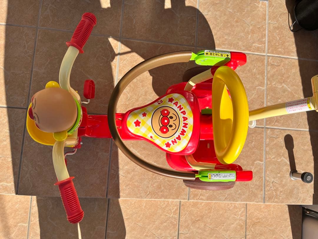 【直接お渡しで値引き】アンパンマン 三輪車 押し棒付き