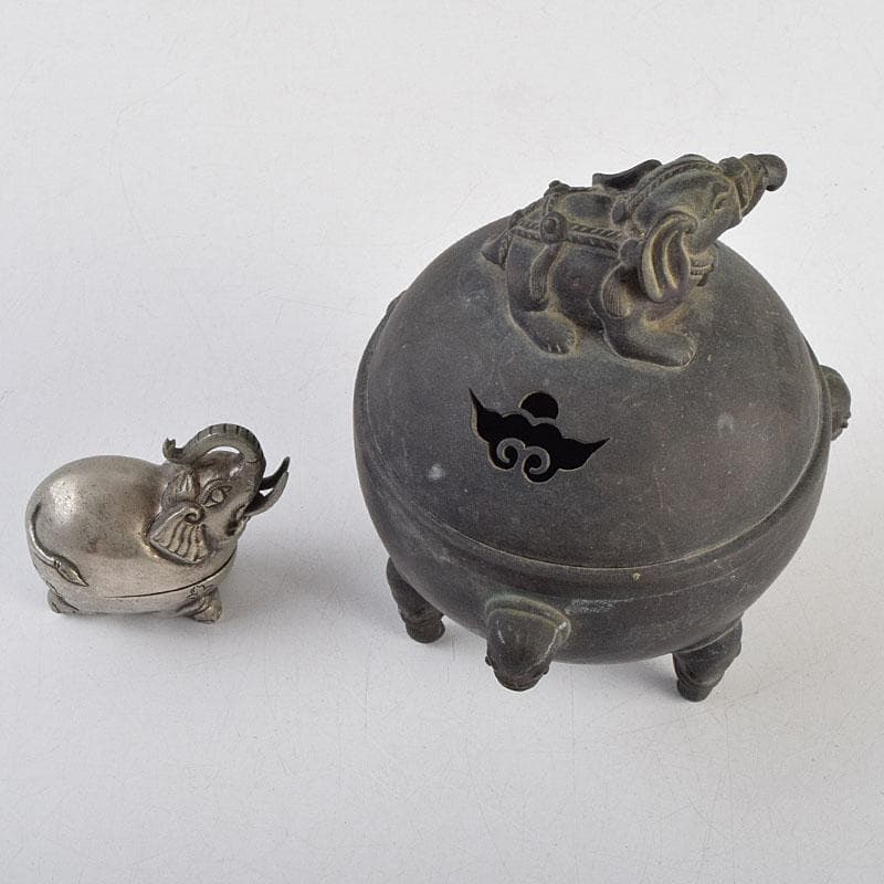 中国　古銅　象摘三つ足香炉　T90刻印　象香炉　二点まとめて　U　R9396