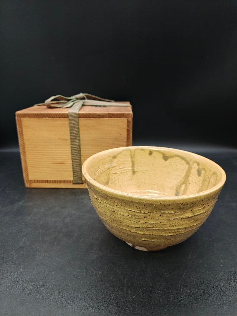 三朝焼　伊羅保茶碗　落款　在銘　抹茶碗　共箱