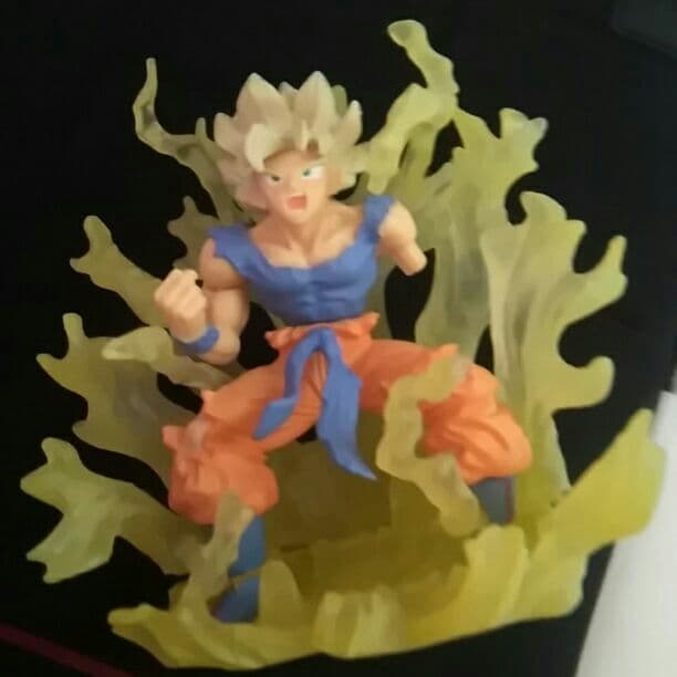 壊れてる悟空のフィギュア