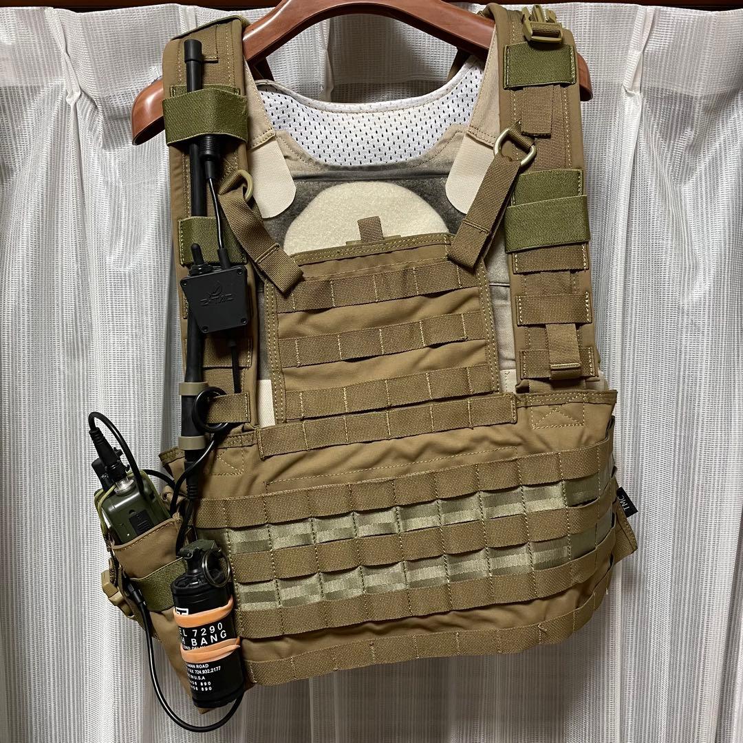 コーデュラ製カーキタクティカルベスト