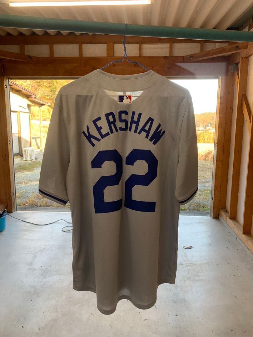 ドジャース　カーショウ　ユニフォーム