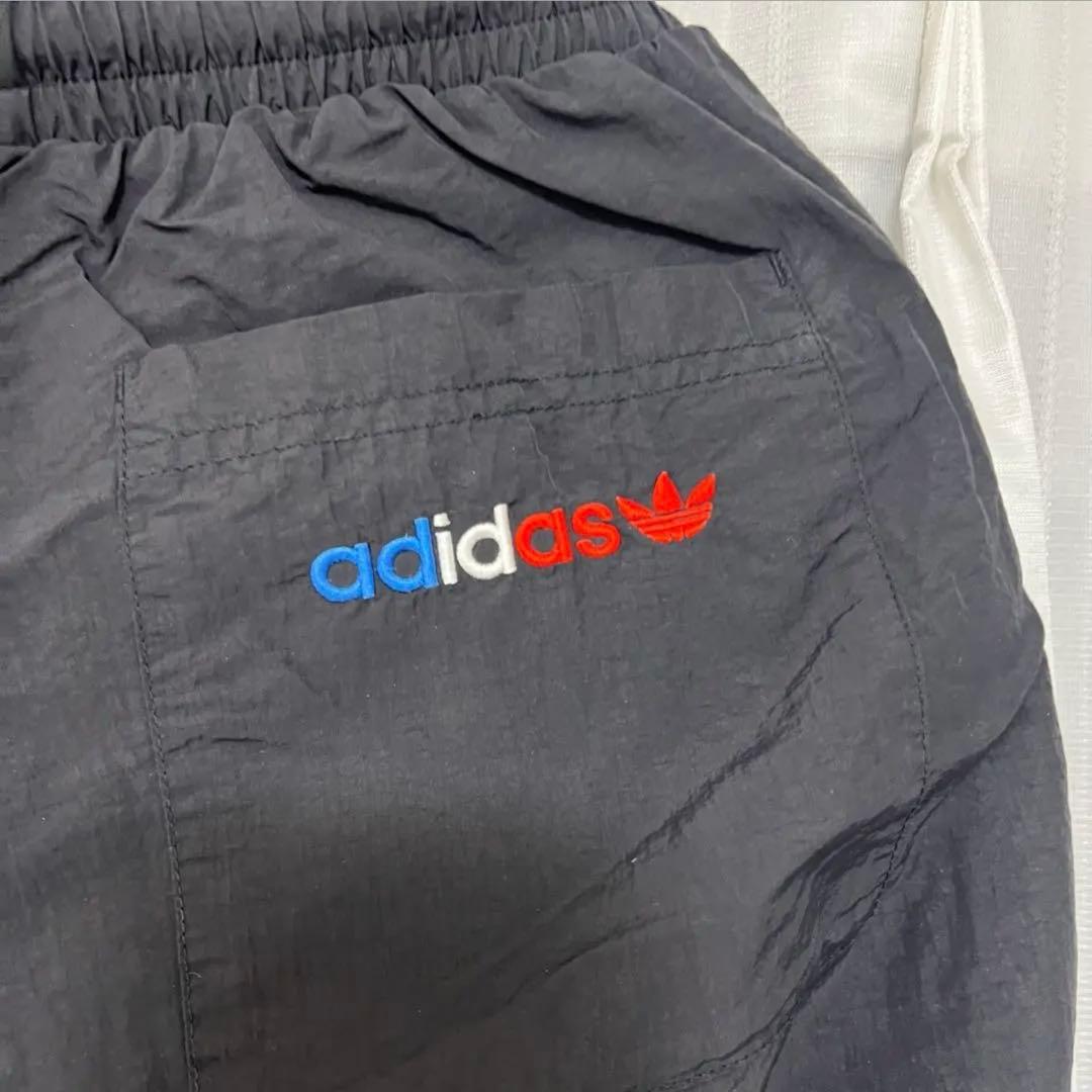【adidas】⭐︎大人気セットアップ⭐︎ ナイロンパンツ　ロングパンツ上M 下S