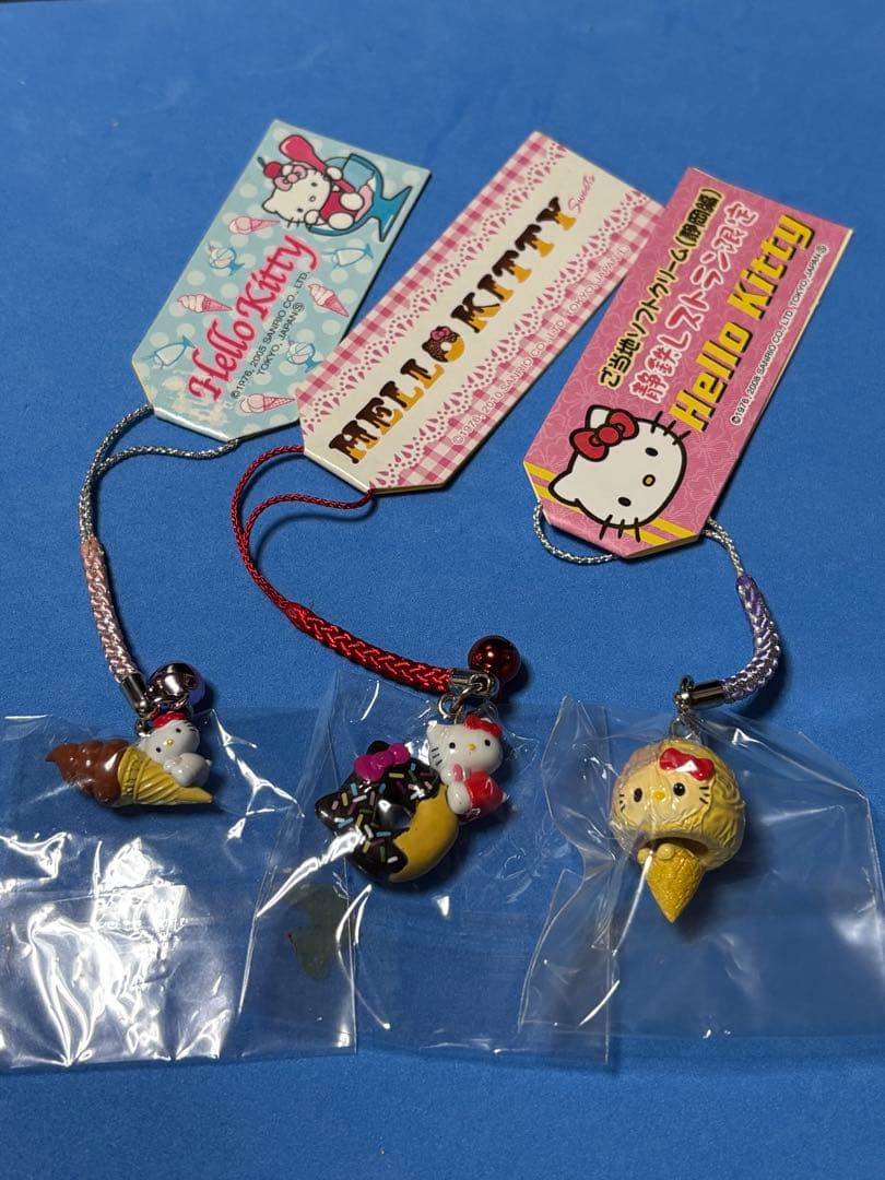 ご当地キティ　ソフトクリーム　ドーナツ　根付け　3点セット