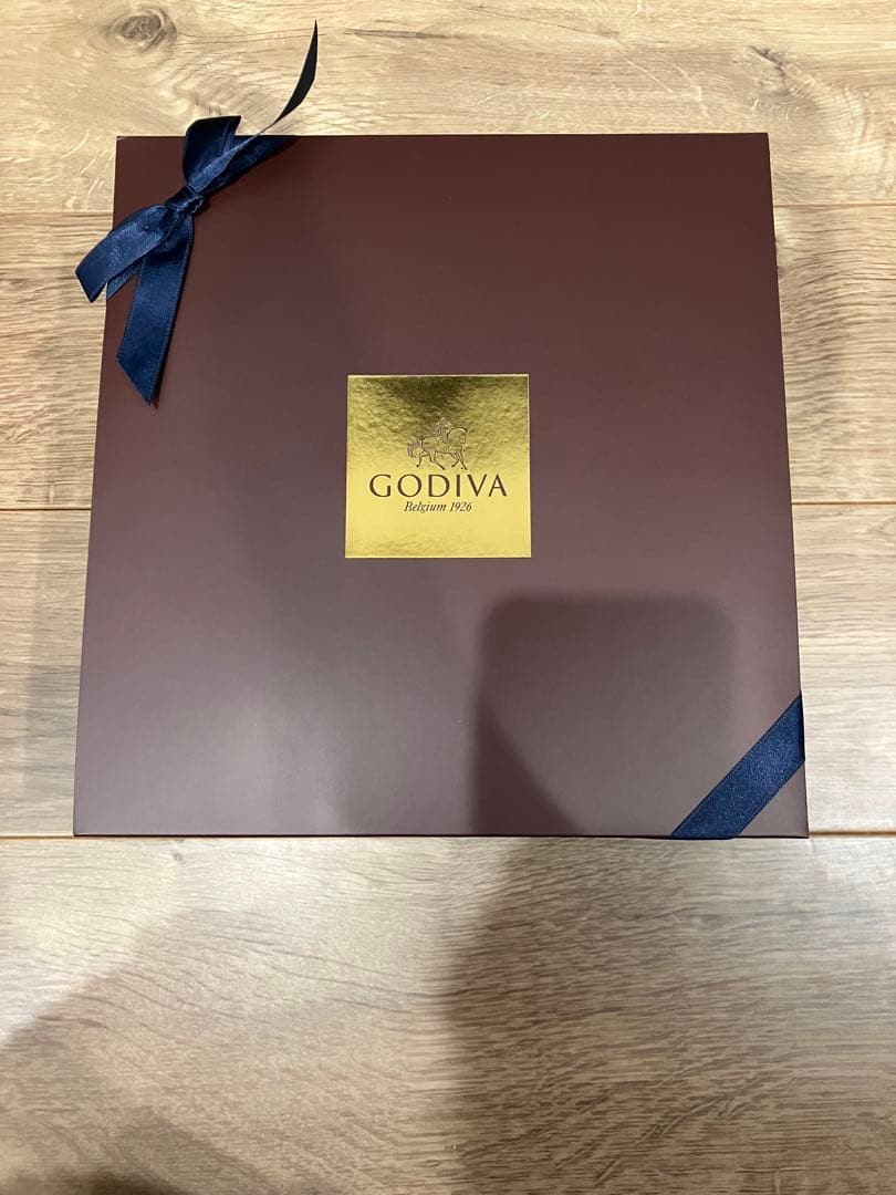 ゴディバ ラグジュアリーボックス チョコレート75粒/フールセック サレ14枚
