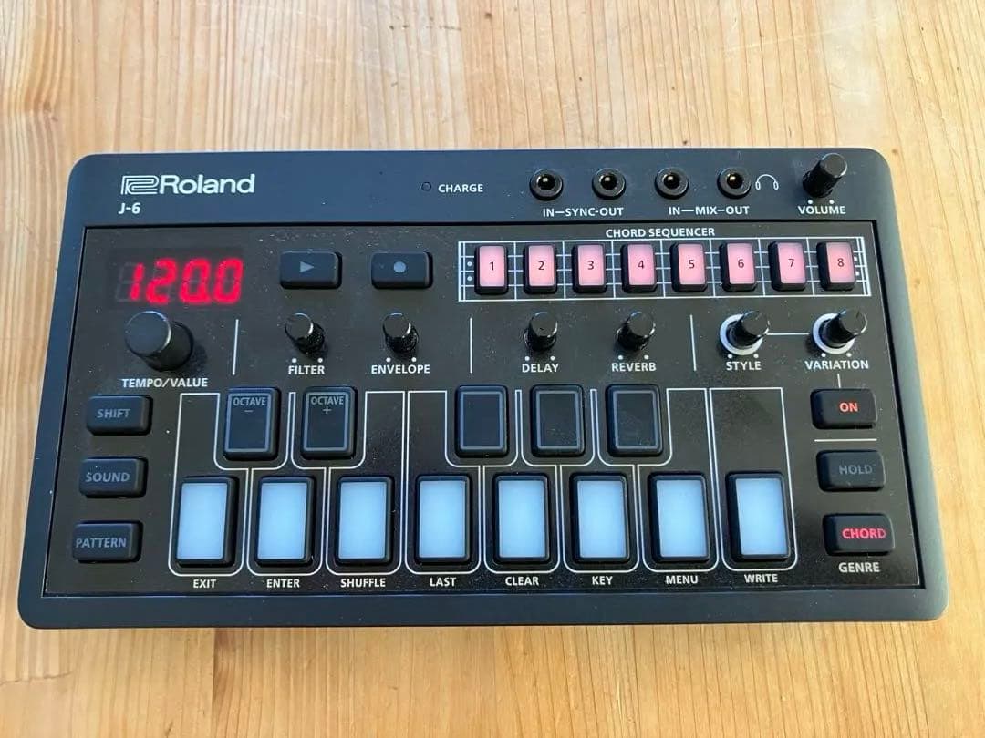 Roland J-6 シンセサイザー