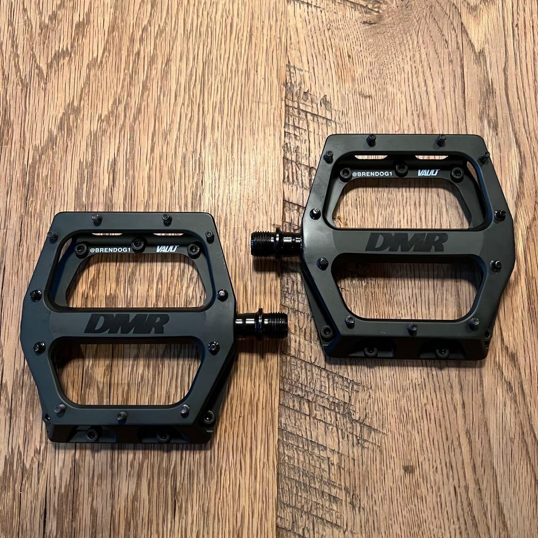 未使用 DMR ペダル Vault Brendog Pedal マットブラック