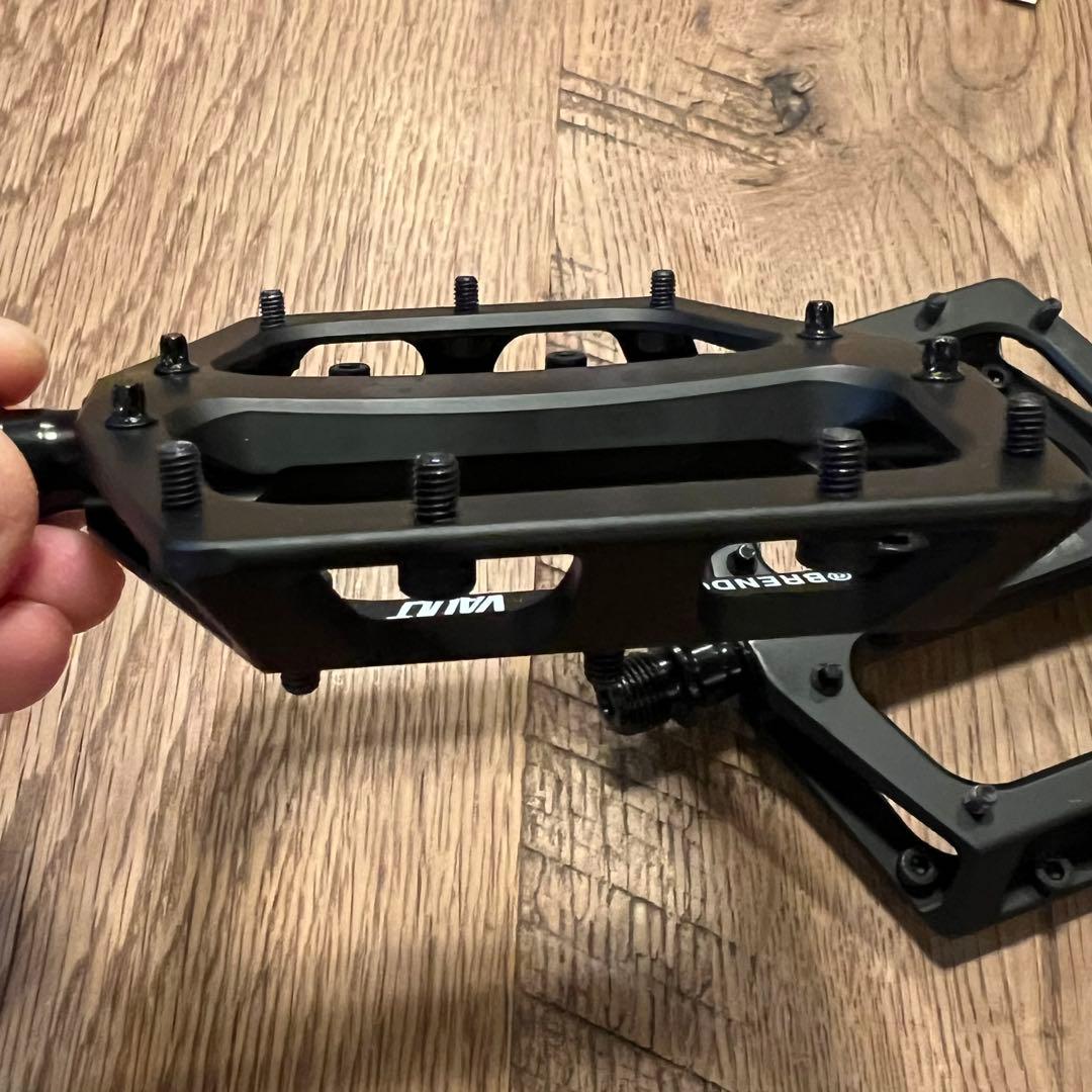 未使用 DMR ペダル Vault Brendog Pedal マットブラック
