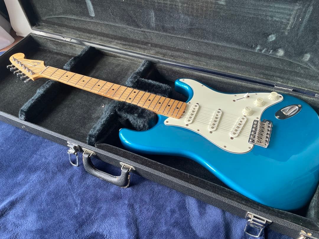 【希少カラー】Fender Japan ストラトキャスター Oシリアル LPB