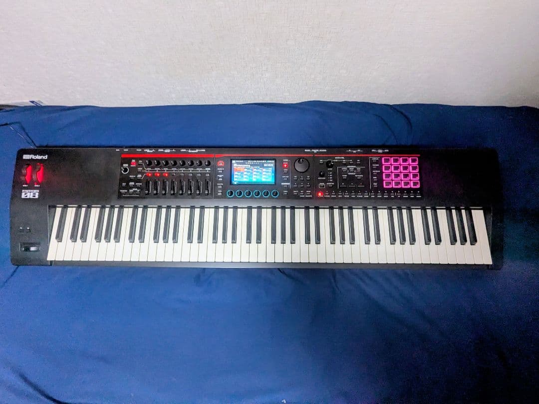 Roland fantom08 88鍵シンセサイザー