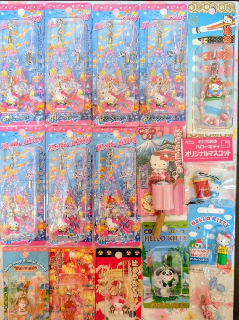 ☆*☆様 ハローキティ　ご当地キティ　ストラップ　200個おまとめ（ロリータ他）