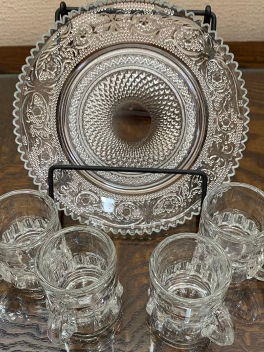 ヴィンテージ　ガラス製カップとお皿のセット