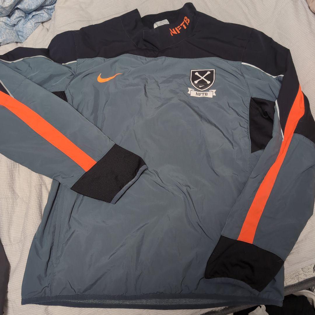 ナイキ　NFTBサッカー　フットボール　上下セットL