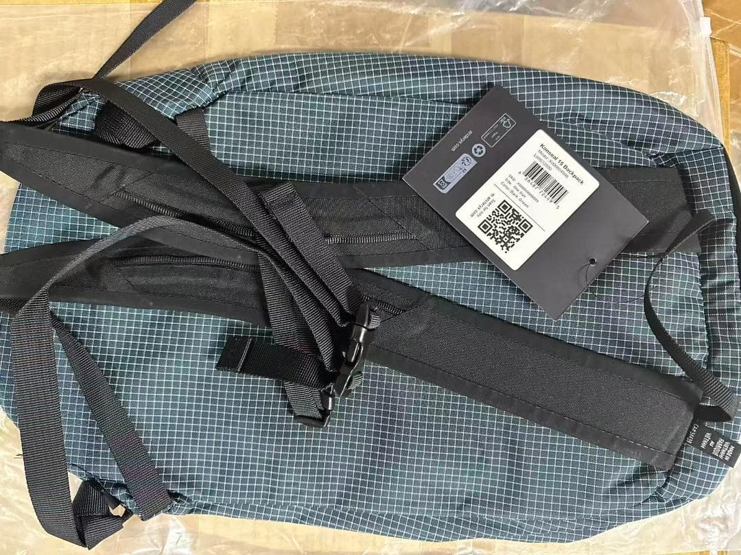 ARC'TERYX KONSEAL 15 チェック柄バックパック グリーンです
