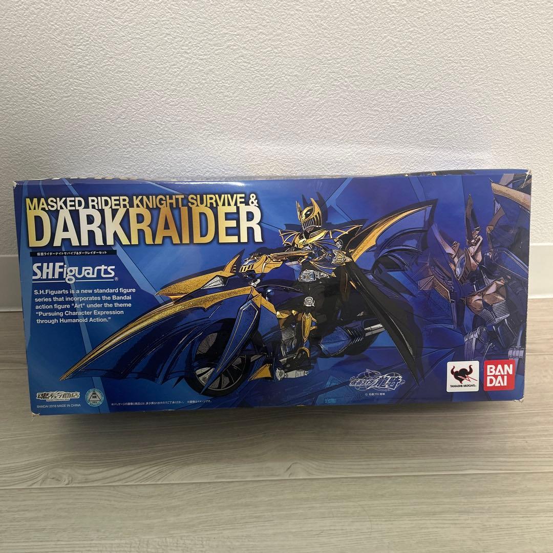 t110 SHFiguarts 仮面ライダーキックサバイブ & ダークレイダー