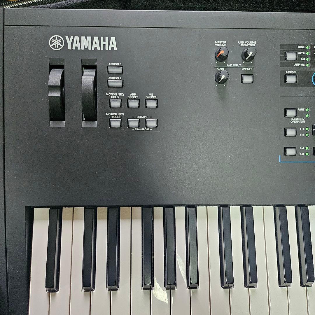 YAMAHA MODX8+　シンセサイザー
