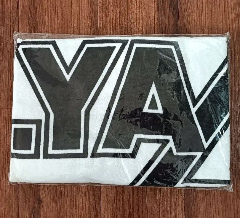 【新品未開封】矢沢永吉 スペシャルビーチタオル SBT ロゴ ホワイト/ブラック