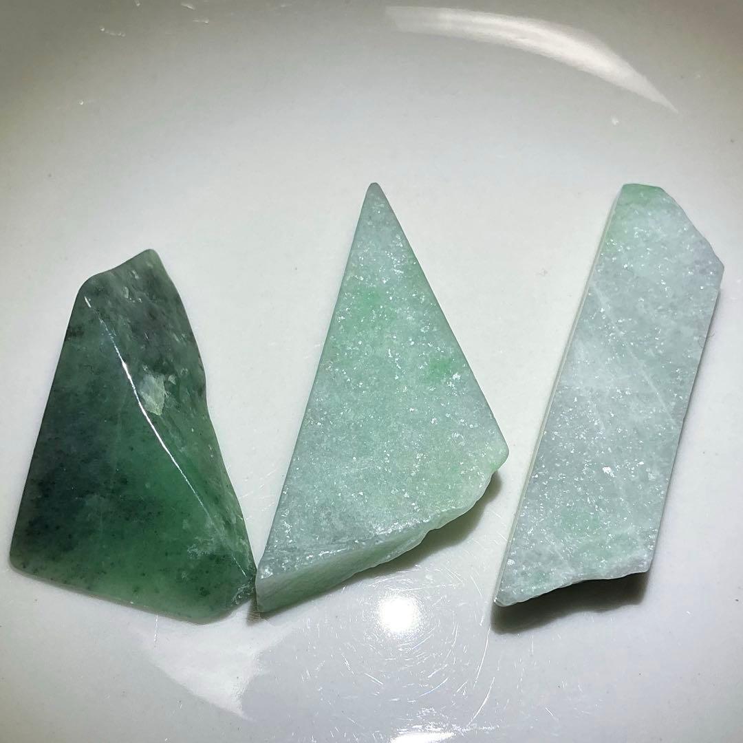 糸魚川翡翠　金山谷　3種