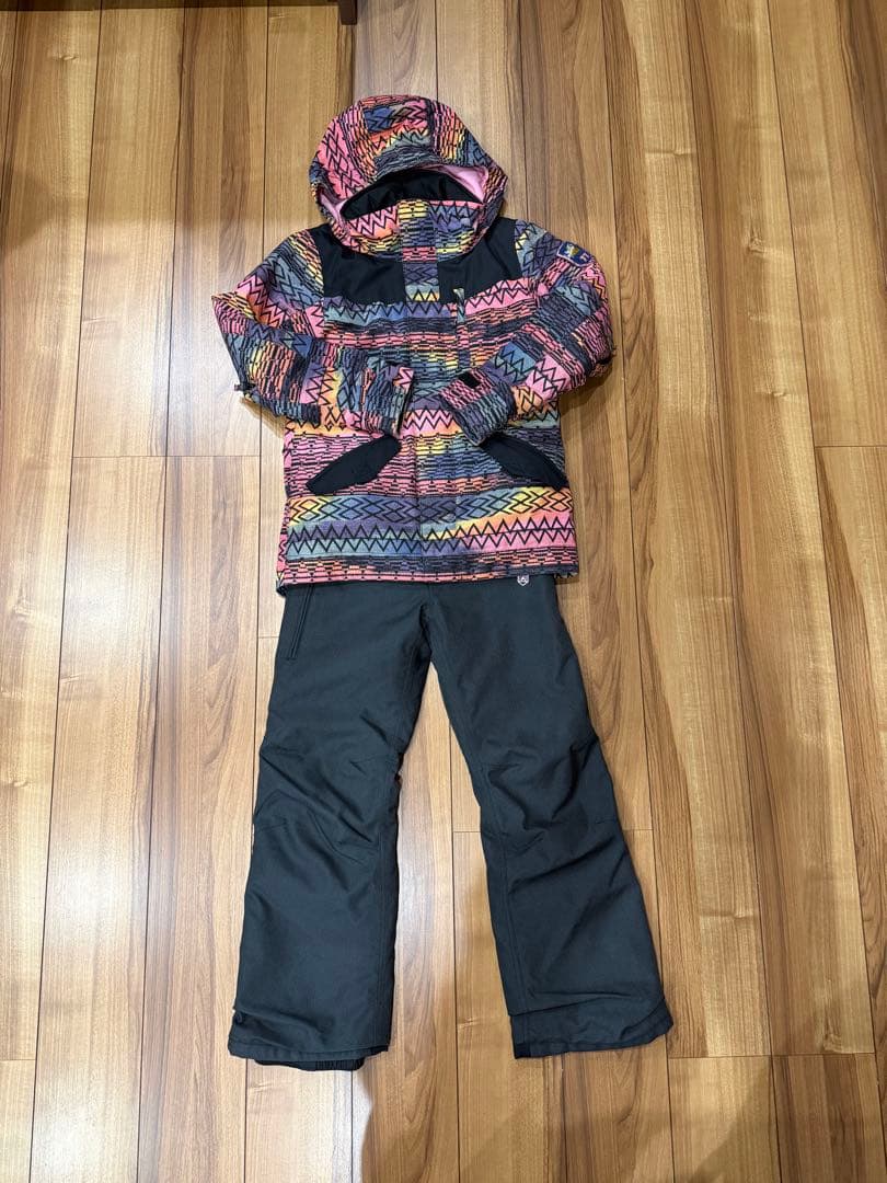 バートンBURTONキッズ M スノーボードウエア　上下セット140スキーウエア