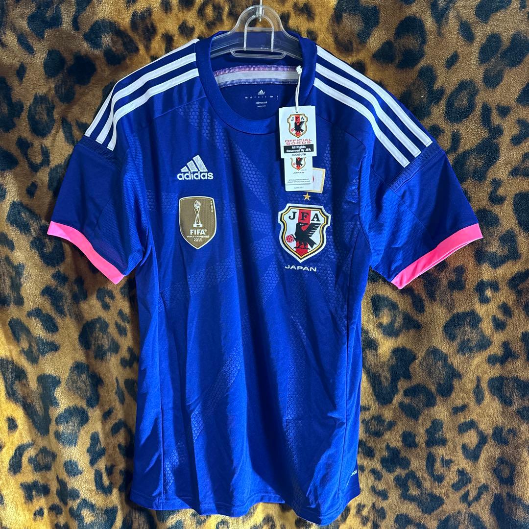 新品　世界１エンブレム　L size サッカー　football なでしこ