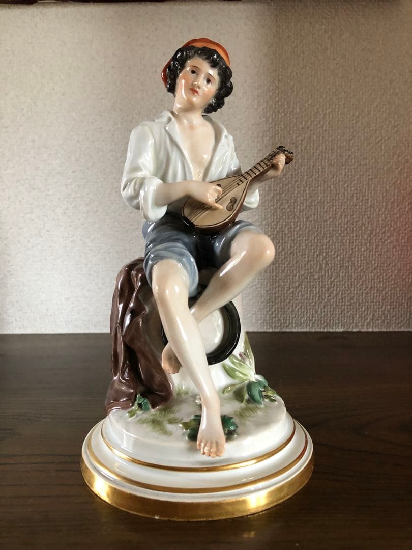 マイセン　陶器製人形　マンドリンを持つ少年　アンティーク