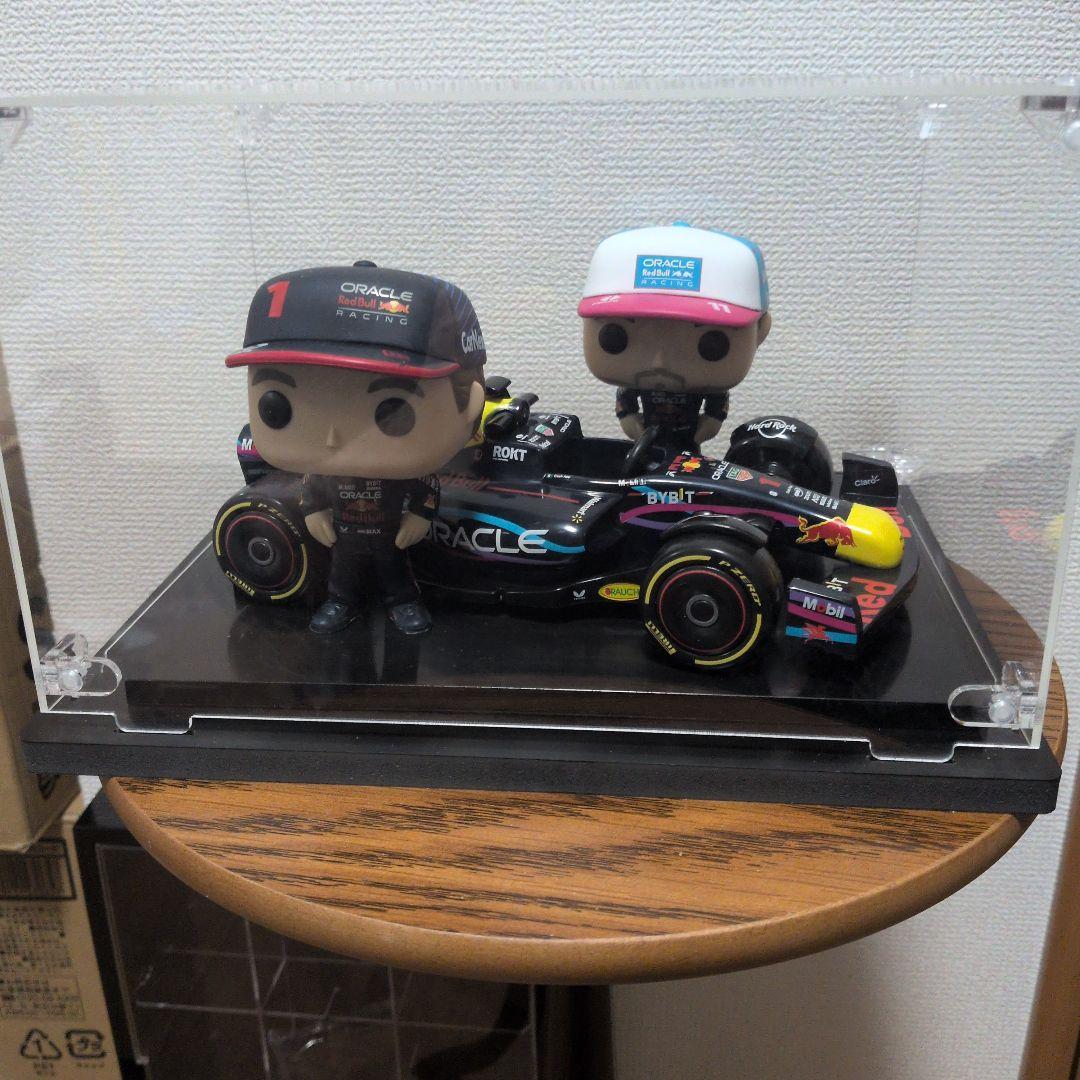 ファンコポップ　レッドブルF1レーシングカー フィギュア アクリルケース付