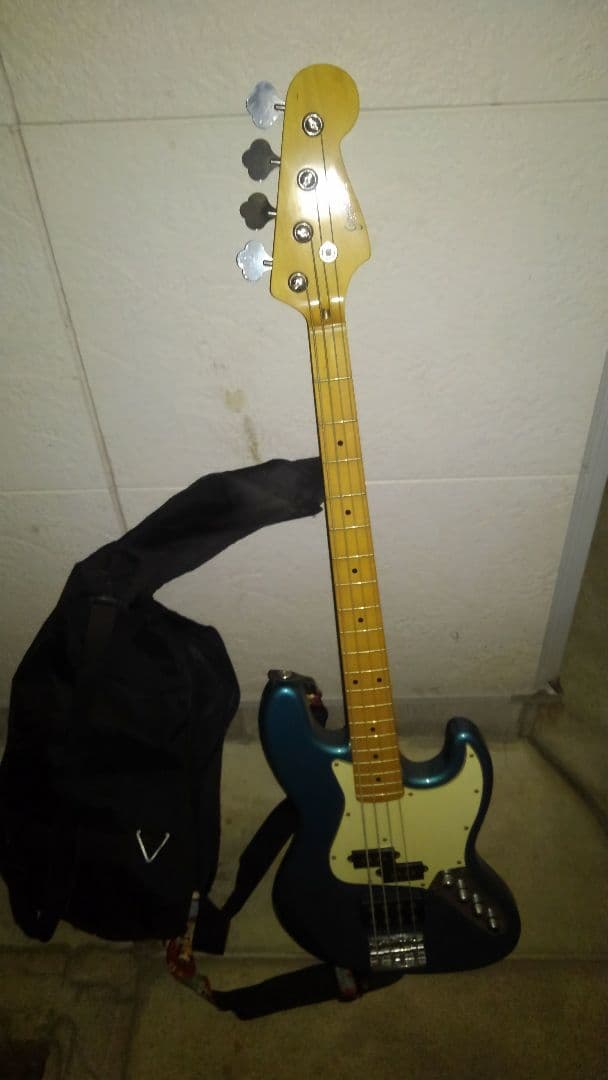 ☆中古ギターです☆ケースつき☆