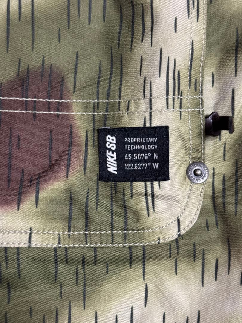 Nike SB カモフラージュ スノーボードウェア ジャケット M