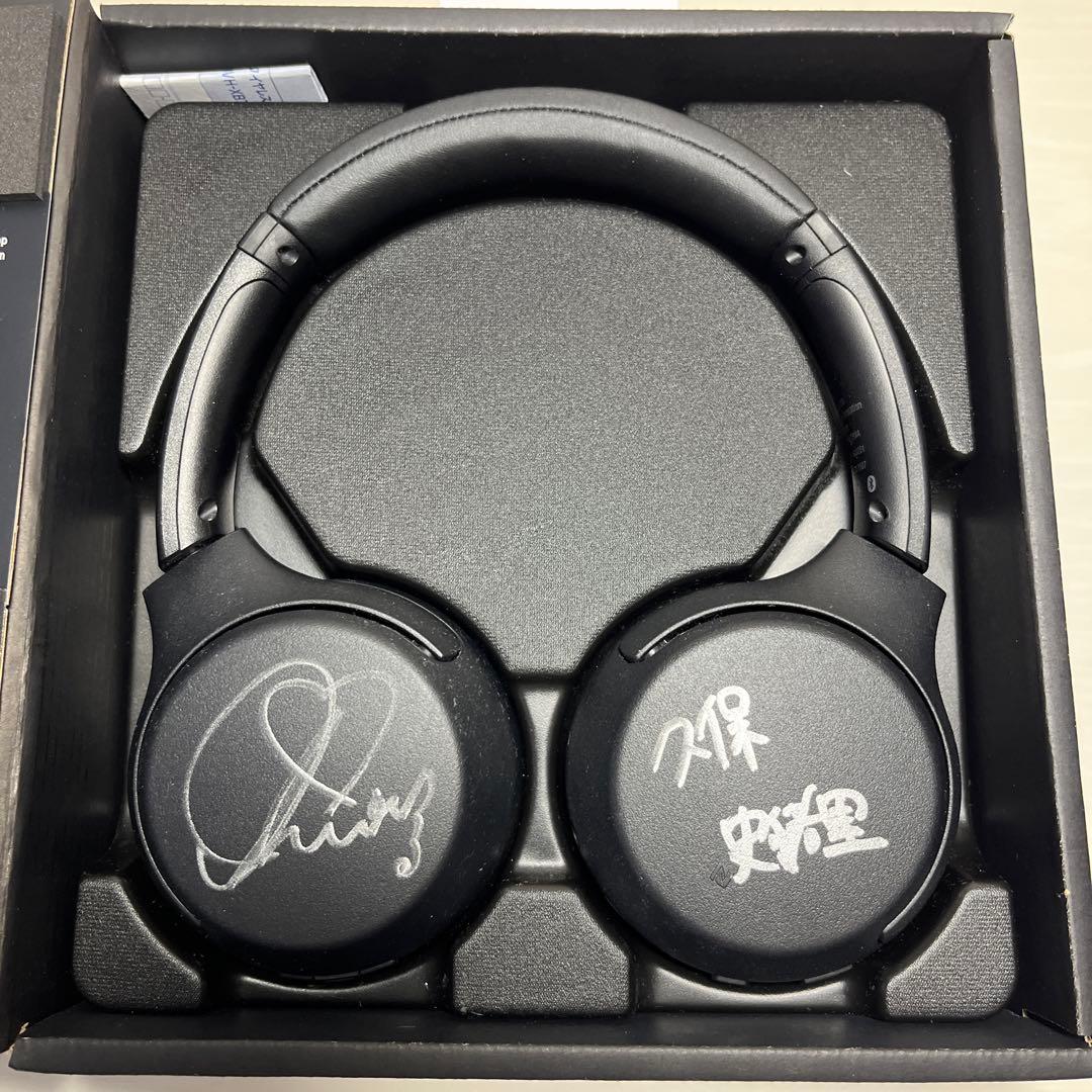 久保史緒里 直筆サイン入り ヘッドホン &直筆サイン入りプリントカード