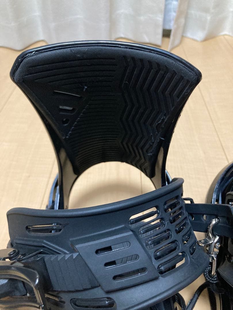 HEAD ビンディング