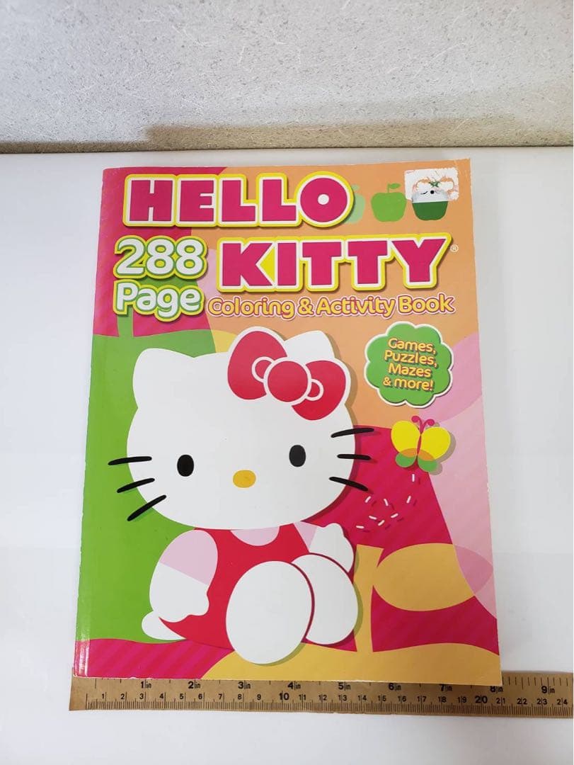 ハローキティ 288ページ ぬりえ＆アクティビティブック