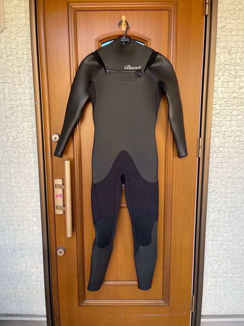 土曜まで早い者勝ち特別価格 Bewet ドライスーツ 黒