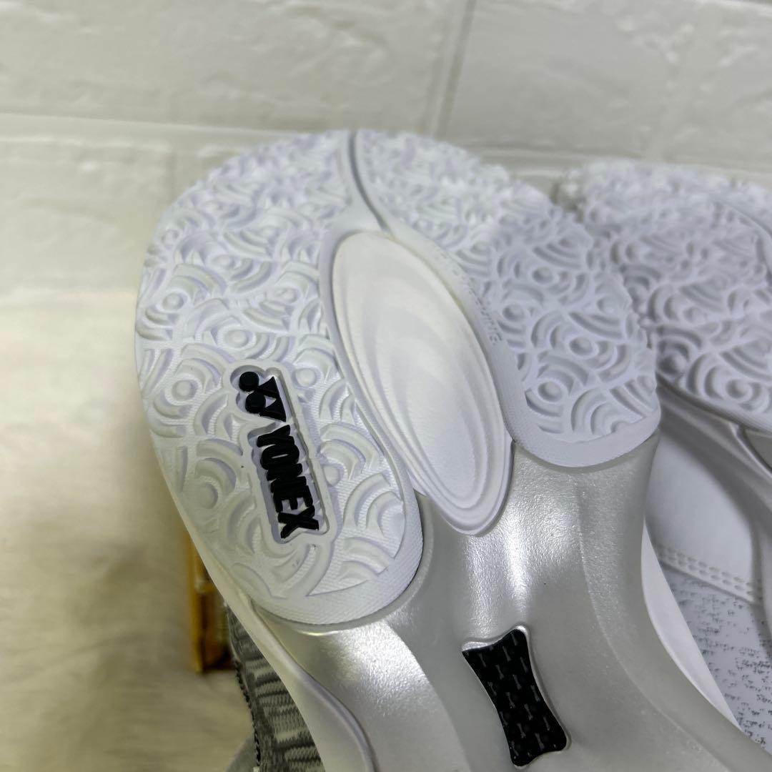 【新品未使用】　ヨネックス　テニスシューズ　パワークッション　ボア　BOA 白