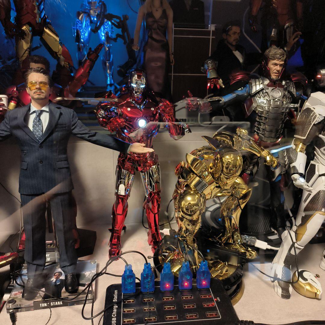 ホットトイズ アイアンマン　マーク3 レッド＆シ ルバー・クロム