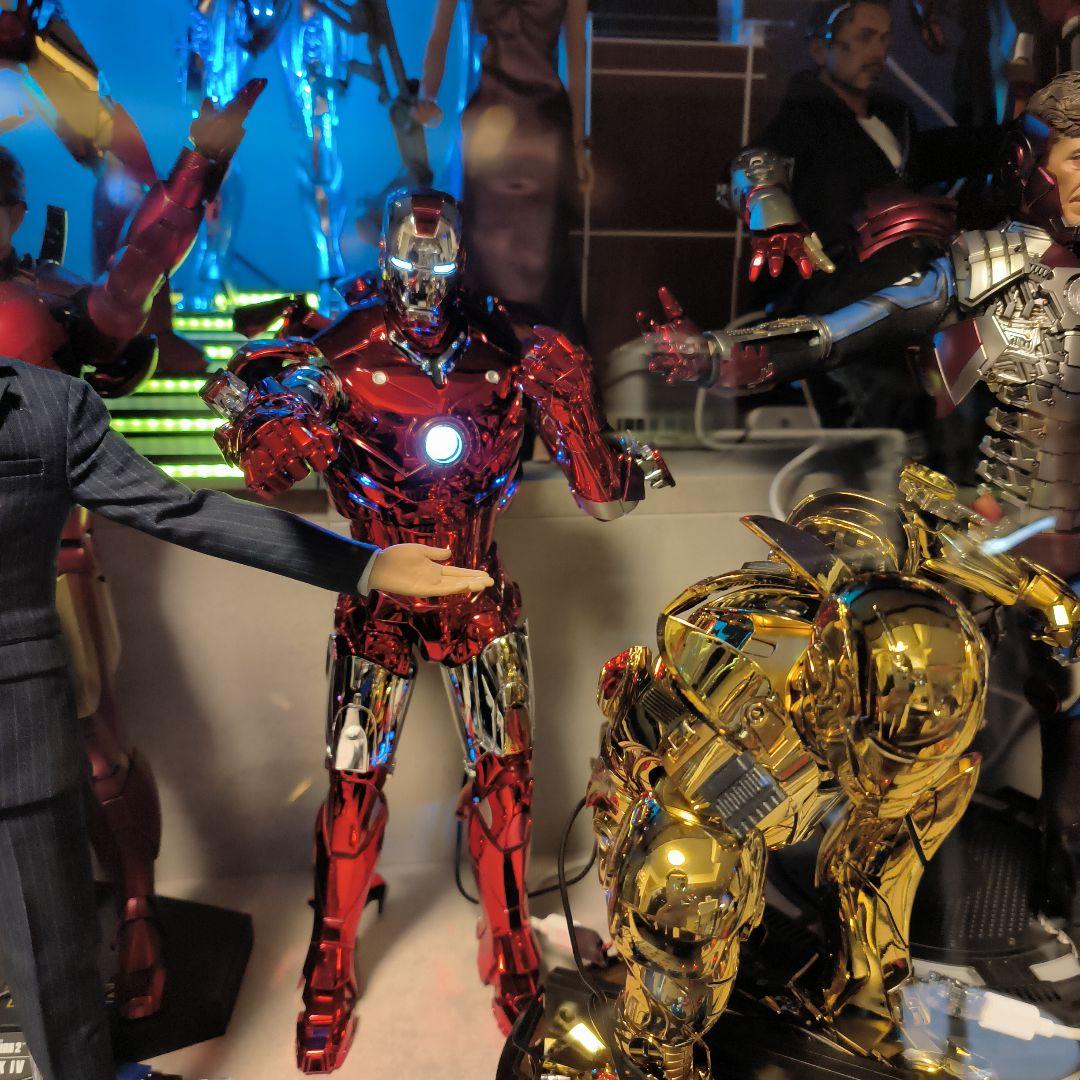 ホットトイズ アイアンマン　マーク3 レッド＆シ ルバー・クロム