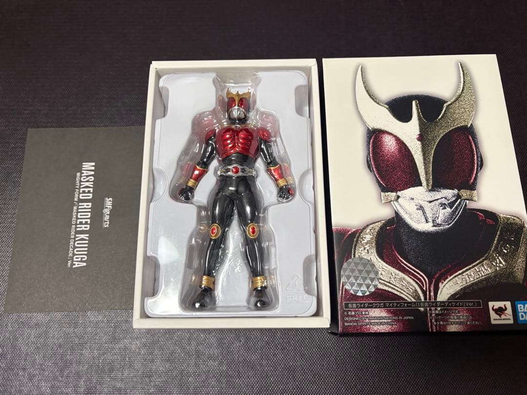 真骨彫　フィギュアーツ　仮面ライダークウガ